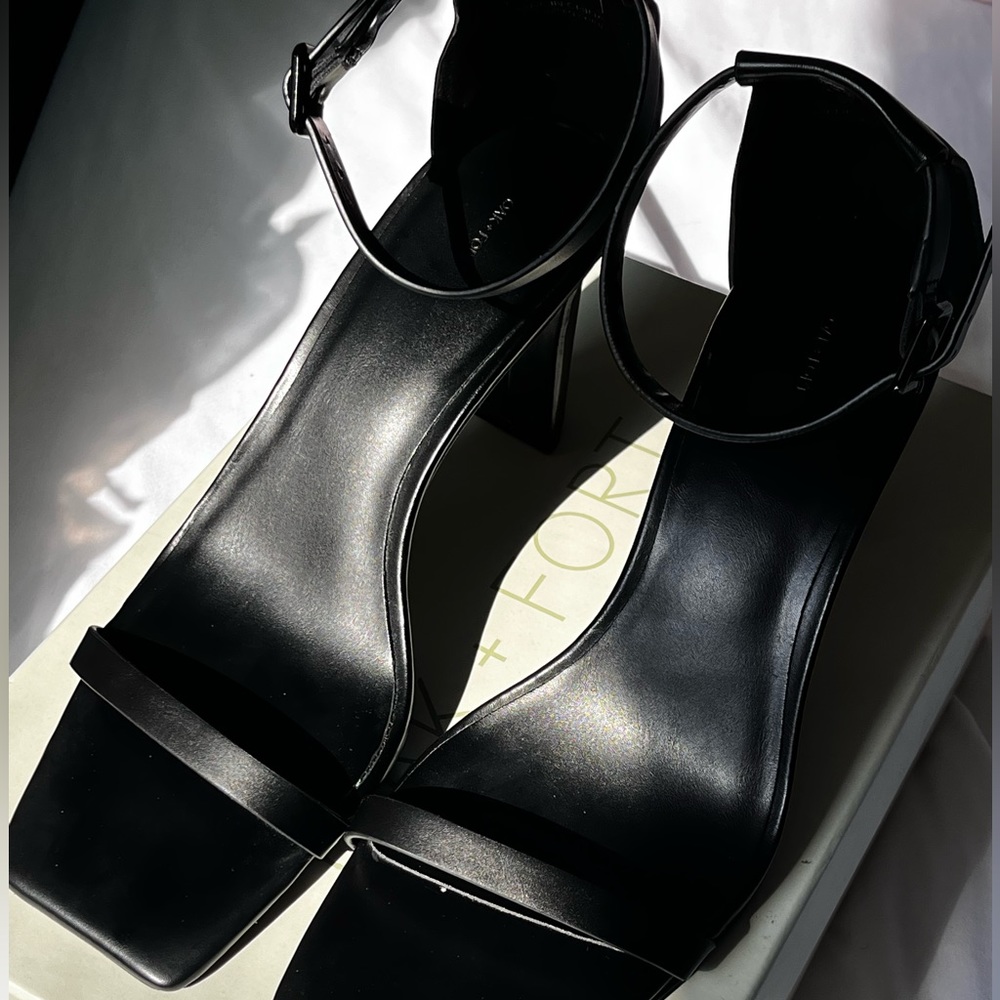 Oak & Fort - Black Heels